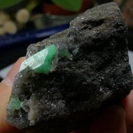 [友克鑫礦業]ba55約重113.3g 祖母綠原礦 Emerald 綠柱石 綠寶石 晶礦 擺件