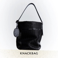 KNACKBAG - KnockKnock Weave bag - กระเป๋าทรงถัง + ชาร์มซองเสียบแว่นตาตกแต่งกระเป๋า(สีเดียวกับกระเป๋า