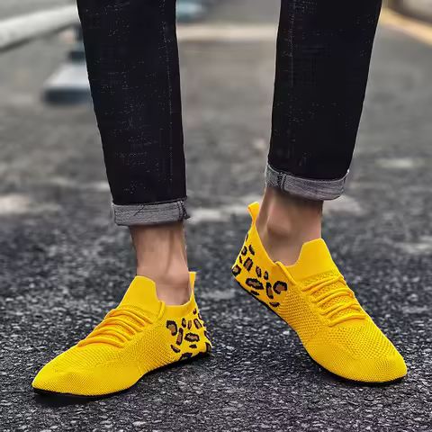YRZL Men's Shoes Lightweight Breathable Sneakers Soft Comfortable Walking Shoes Men Home Shoes Thin