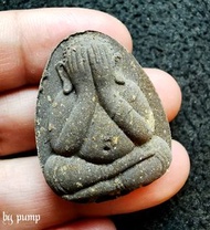 泰國佛牌聖物：2543 屈班麗 龍婆坤 珍寶模拍必打（三銀符管版本）