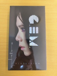 GEM 鄧紫棋 2022年 Revelation 啟示錄 台灣華納音樂 慶功精裝版 歌名海報 + 限定明信片 + 豪華歌詞圖冊 + 錄音帶 + 2CD