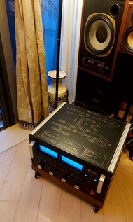 MCINTOSH  Amplifier