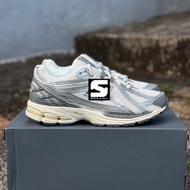 M1906RFS Moonrock Silver 1906 sneaker