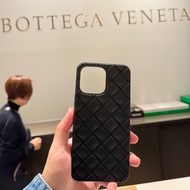 全新 Bottega Veneta (BV) iPhone 16 Pro Max 編織矽膠手機殼 (黑色)