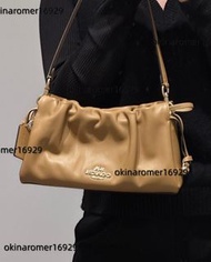 COACH蔻馳Faye雲朵包