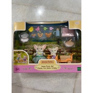 Sylvanian Families Sunny Picnic Set -Fennec Fox Sister & Baby