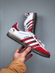 Adidas Originals Hello Kitty White Red Clover รองเท้าสเก็ตบอร์ดแบบลำลองกันลื่น