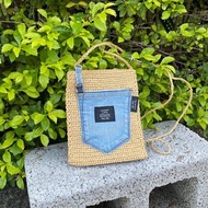 拉菲草手工編織 牛仔口袋 手機斜背小扁包