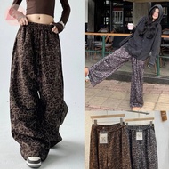 Lady_jeans 9276(IN) Tiger Print Long Pants Plain Waist There Is A Side Bag.