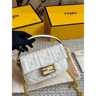 Fendi Baguette Baguette (Baguette) One-Shoulder, Diagonal Is Not a problem,
Cowhide Quality
Small Ba