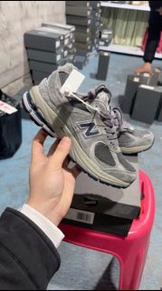 順豐包郵 New Balance 2002 經典灰 低筒運動跑步鞋 2002RA
