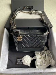 Chanel Handbag 香奈兒小號流浪包 黑金 山形紋 chevron Gabrielle bag cross body