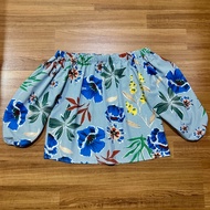 Off-Shoulder Top Wear It For Going Out Or To The Beach *Forward*Secondhand*