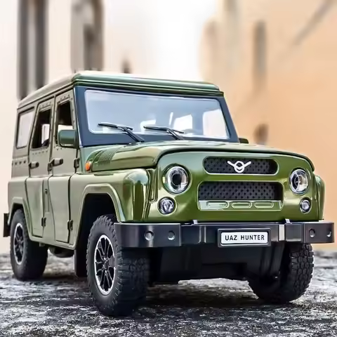 1/18 UAZ Hunter Alloy Car Model Diecasts Metal Off-road Vehicles Car Model Simulation Sound and Ligh