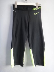 正品 NIKE PRO 黑色螢光綠 七分瑜珈褲/緊身褲 size: M