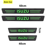 สติกเกอร์ติดบันไดข้างประตูเรืองแสง4ชิ้น/เซ็ตสติกเกอร์คาร์บอนไฟเบอร์หนังป้องกันรอยขีดข่วนป้องกันรอยขีดข่วนสำหรับรถ Isuzu D-MAX MU-X DMAX MUX เรืองแสงในที่มืด