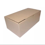 Cardboard shoe box 30x16x12 cm die cut lock