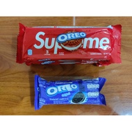[READY STOCK] New Design AW-Supreme Oreo Biscuit Expensive Biskuit (Red + Blue Oreo 1set)