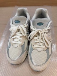 new balance 2002R