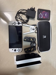 Nintendo Switch OLED 版白色主機套裝（連配件、手柄保護套及卡盒）