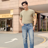 Quần Jean Thời Trang Basic Nam Dài Ninomaxx  vải mềm, thoáng khí và có khả năng co giãn nhẹ 2207015