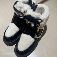 Roger Vivier 毛毛靴38