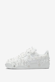 女款 Air Force 1 搭配 Swarovski® 反光水晶 Triple White