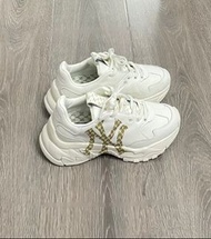 mlb shoes mlb sneakers mlb 鞋 size 35--45 all   size is available  厚底鞋 復古鞋 休閑鞋