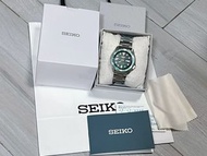 Seiko 5 Sports SRPD63K1 自動機械男士手錶，配有綠色錶盤和不鏽鋼錶帶