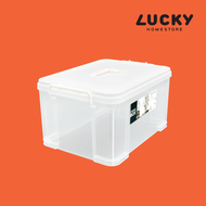 LUCKY HOME กล่องพลาสติกใสมีฝาปิดและหูหิ้ว (L) (ใส่ A4 ได้) ขนาด(รวมหูจับรวมขอบ) 28x38.5x21 CK-015