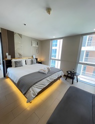1Bedroom Suite St. Mark Residences Near Venice Mall BGC Taguig