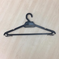 Plastic Hanger 72 pcs 2830 / Clothes Hanger 2830 / Dobi Hanger / 2830
