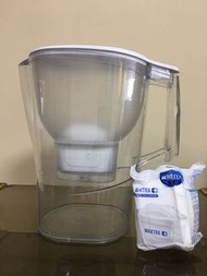 Brita濾水瓶連一個全新未開封濾芯