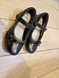 Clarks 黑色漆皮女童鞋  返學鞋