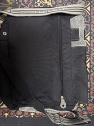Leaveland Messenger Bag - Black