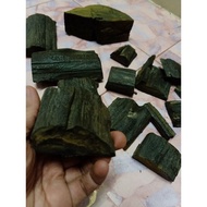 Kayu teras padu kemuning hitam