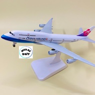 China Airlines B747 Airplane Model. 20cm premium metal model with wheels