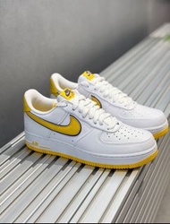 Nike  x Kobe Bryant Air Force 1 Retro QS男款 白黃紫