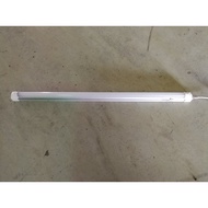 LED T5 Tube 9W c/w holder (Warm white)