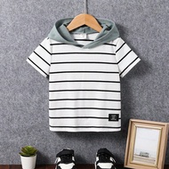 เสื้อฮู้ดที่มีลายข้อความและลายทาง แขนสั้น สำหรับเด็กผู้ชาย ลำลอง