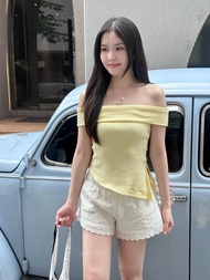 villie hailey top เสื้อปาดไหล่ ดีเทลพับ ปลายเสื้อตัดเฉียง