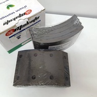 ผ้าเบรค หน้า HINO สิงห์ไฮเทค FF ZM 5"นิ้ว 8 รู แบรนด์ makoto (1 กล่อง 8 ชิ้น) HN-H34-0822