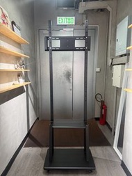 黑色可移動電視架