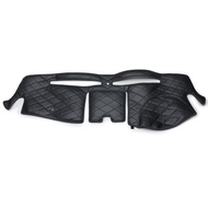 พรมปูคอนโซลหน้ารถ รุ่นฝาเปิด-ปิด ขับขวา Rh สี หนังดำ ด้ายดำ อีซูซู Isuzu D-Max Dmax 4x2 4x4 Hi-Land