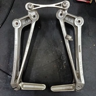 ORIGINAL LH/RH REAR FOOTREST BRACKET SET WITH FOOTPEGS TOGETHER FOR YAMAHA YZF-R1 09'-14'(14B-MK-1/5