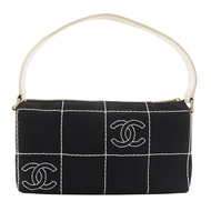 二手 Chanel Chocolate Bar 女士單肩包，黑色帆布，拉鍊開合。