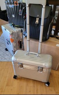 Rimowa pilot aluminium 銀色行李箱