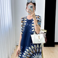 2023 New Issey Miyake Pleated Dress Womens High-end Retro Printed Pleated Mothers Western Age-reduci