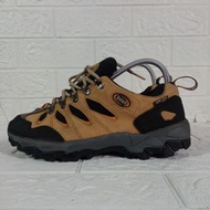 sepatu outdoor gunung hikking bestard size 38-39 original bekas second