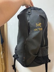85%新 Arcteryx Arro 22 backpack 不死鳥 始祖鳥 黑色防水拉鏈背囊 書包 背包 Arc'teryx